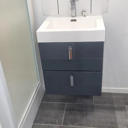 Maisonnette Avec Jardin Centre 아파트 *